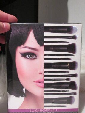 SHANY Black Bombshell 14 PIECE Brush set make up, drama, clubbing,office